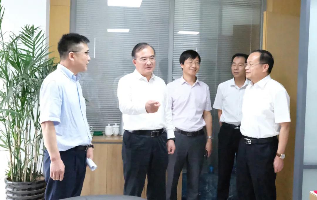 市委常委,统战部部长金健宏,昆山高新区党工委副书记,管委会副主任